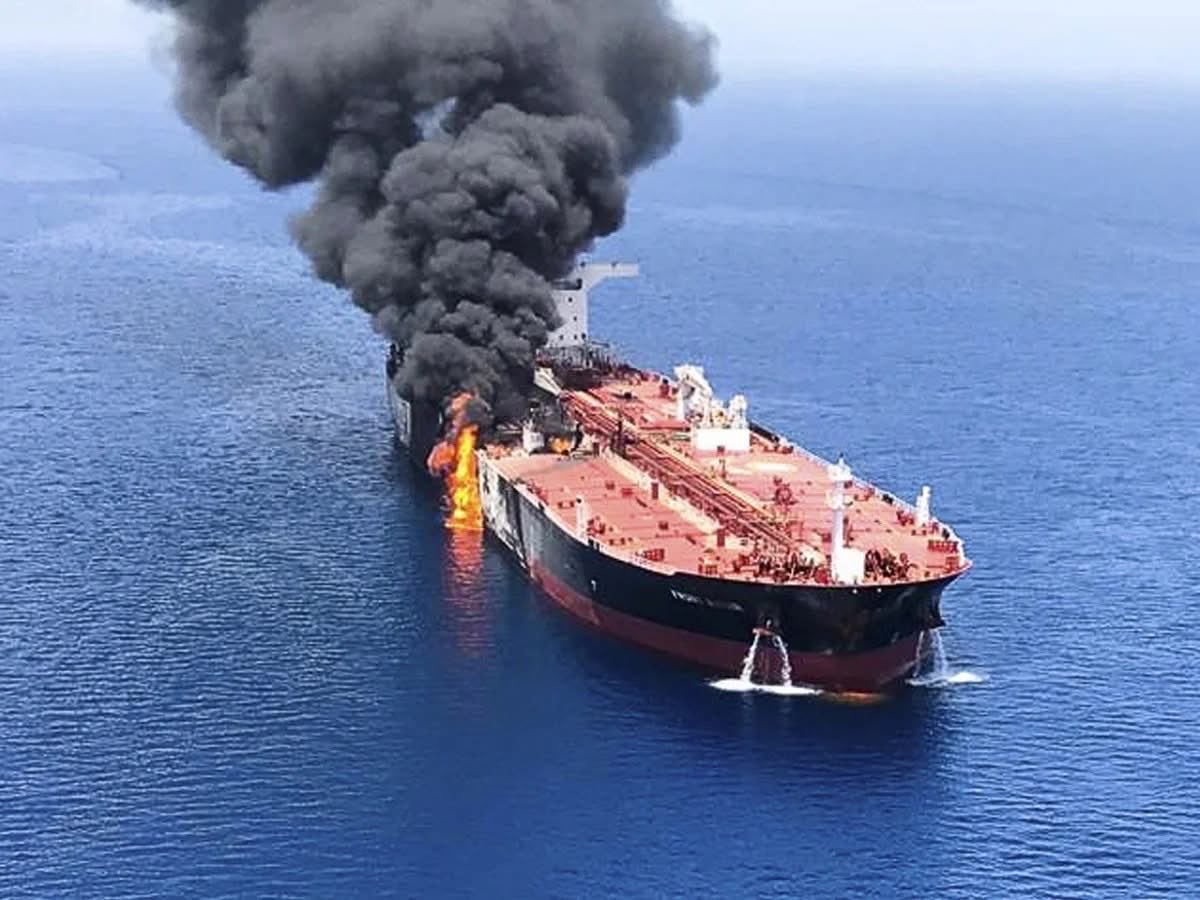 Den Bond tweet media