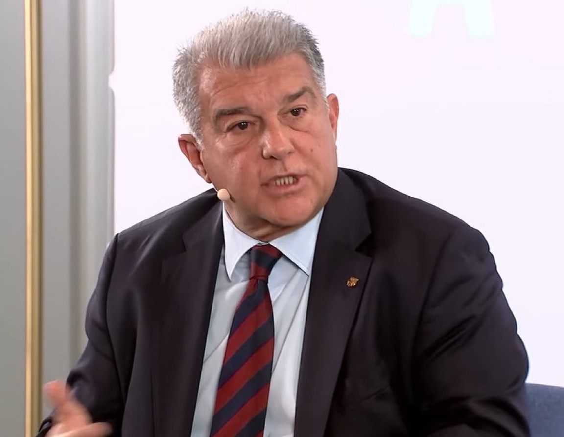 BarcaTimes's tweet image. 🚨💣 Reporter: What happened with Messi?

Joan Laporta: “When we couldn't renew Messi's contract, the reason was purely economic, because we weren't able to fit his contract into the club's budget due to the difficult financial situation at that time.

In 2023, Xavi came to me