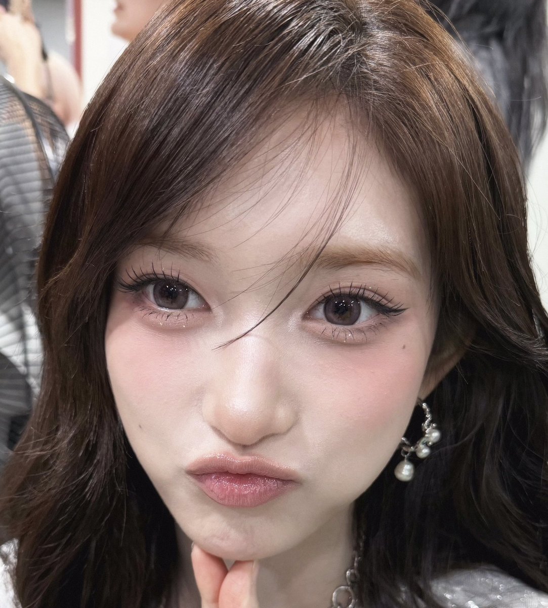 bearo6ll's tweet photo. イソのカラコン、アイクローゼットのホロピンクだと思うんだけどどうかな❓

アイクローゼットのモデルさんが相当裸眼明るいからここまでピンク出ないでイソくらいの発色だと思うんだ https://t.co/z7TNN9Yabu
