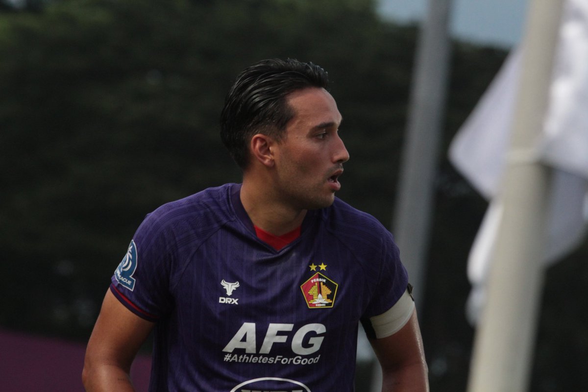 Olahbolacom's tweet image. Catatan Ezra Walian bersama Persik Kediri di musim ini, 
Main: 22 pertandingan
Gol: 6
Assist: 9

Tinggal pembuktian di TC agar bisa mendapat tempat di FIFA Series akhir Maret nanti. 

#TimnasIndonesia #Timnas #PSSI