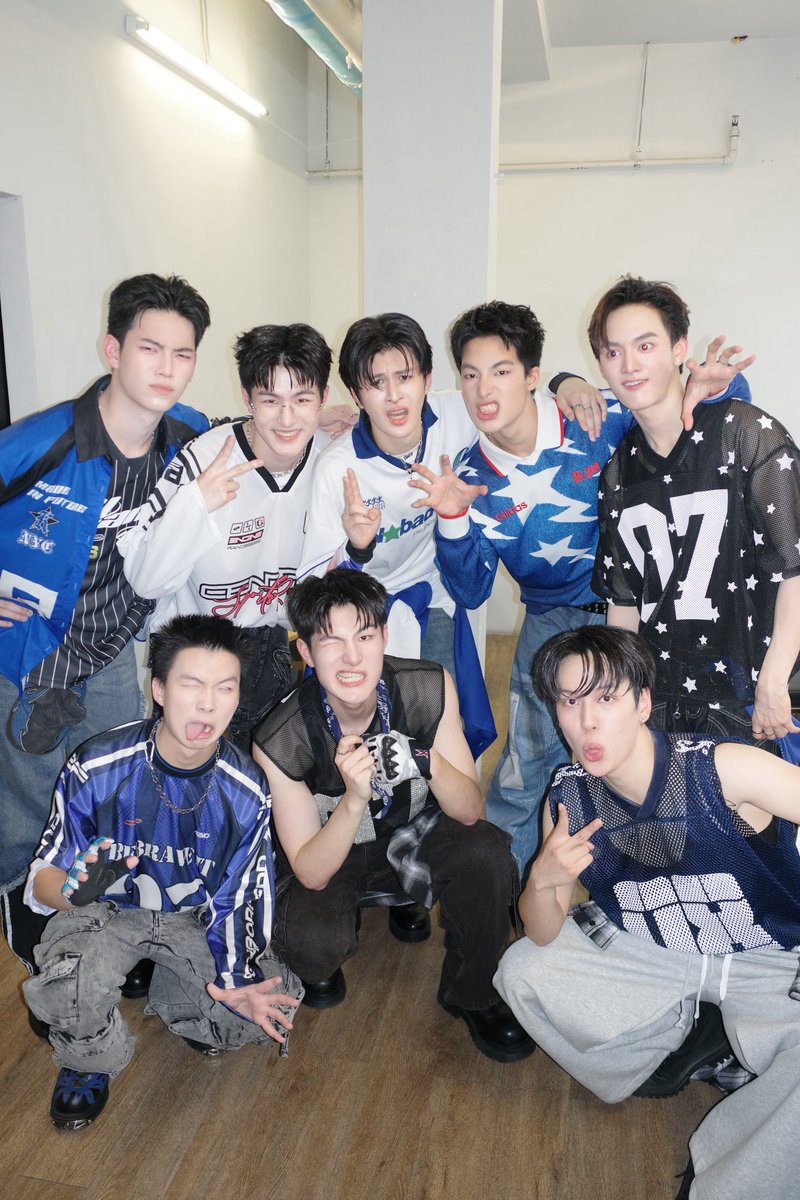 ขอบคุณทุกคนที่มาสนุกด้วยกันนะครับ แล้วก็ขอบคุณ LAB X ที่ชวน Faviq มาร่วมกิจกรรมสนุก ๆ ด้วยกัน 💙🤍 #LABXFAVIQ