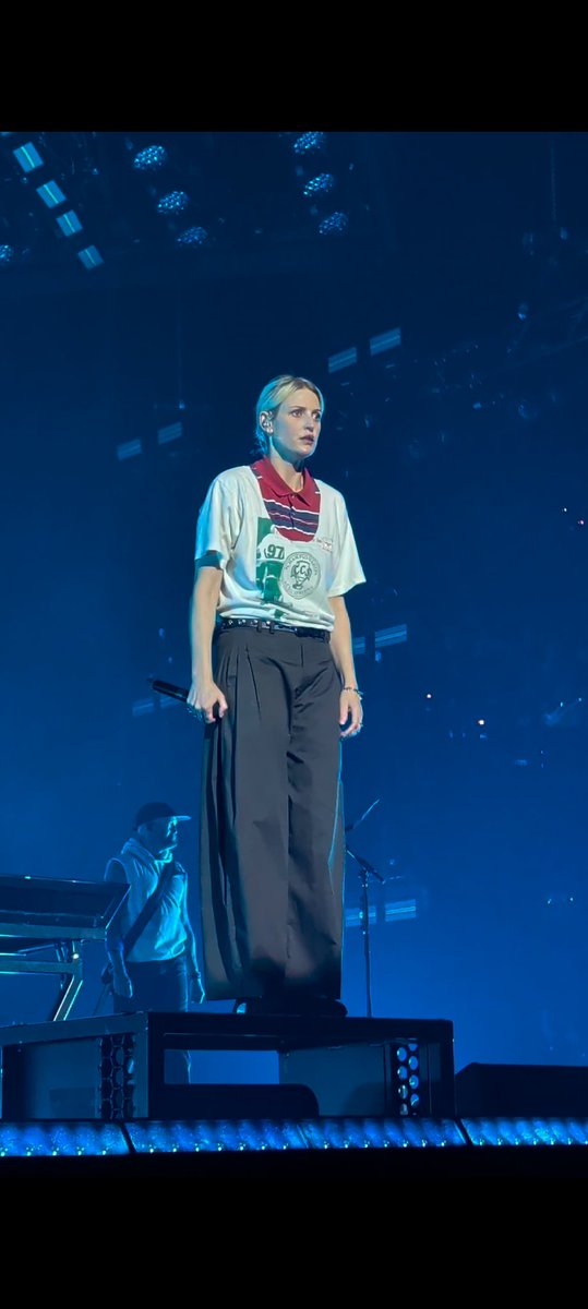 MissJaxL's tweet photo. Linkin Park last night - Melbourne Night 1 🤯 https://t.co/7CW04CyVYD
