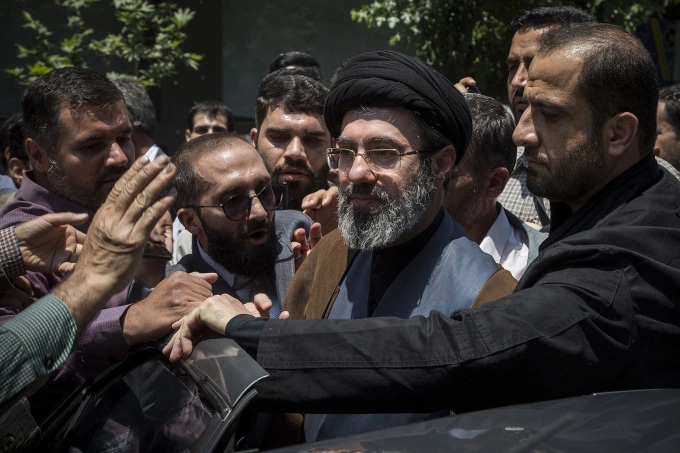 KhanhtranHC's tweet photo. Iran Announces New Supreme Leader

Iran’s Assembly of Experts has appointed Mojtaba Khamenei, son of the late Ali Khamenei, as the country’s new Supreme Leader. Military commanders, including the Islamic Revolutionary Guard Corps (IRGC), have pledged loyalty and vowed to follow his orders.