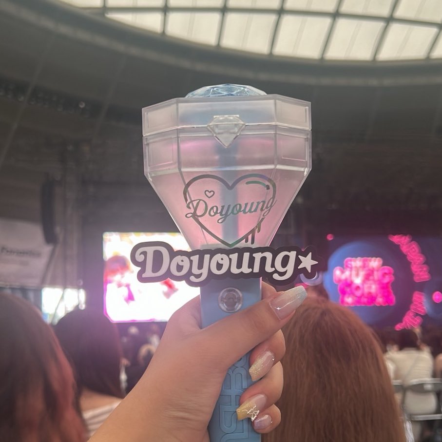 と"ョん tweet media