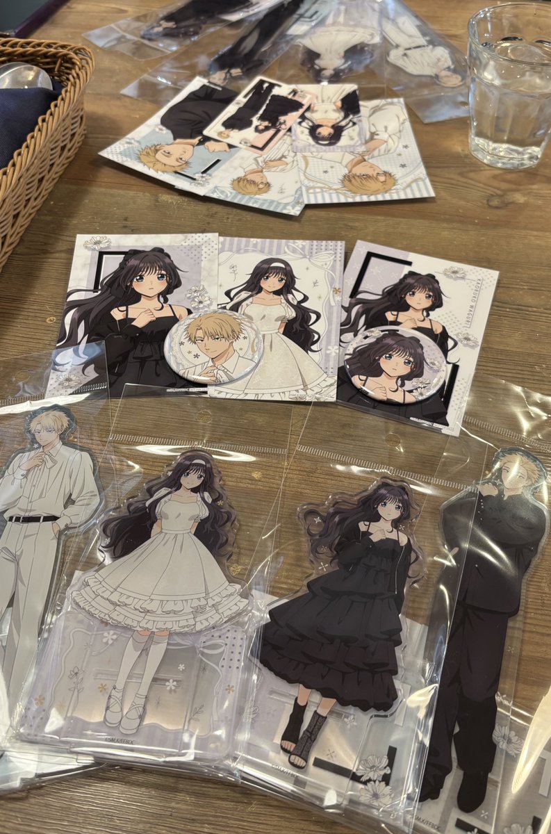 新宿のPOPUP行ってきました〜！！
特典も缶バッジも自引きできて嬉しい…！！🥹

#薫る花は凛と咲く
