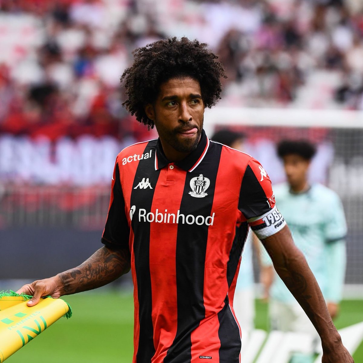 ActuL1_'s tweet photo. 🗣️ 𝗟𝗘 𝗦𝗔𝗖𝗥𝗜𝗙𝗜𝗖𝗘 𝗨𝗟𝗧𝗜𝗠𝗘 𝗗𝗘 𝗗𝗔𝗡𝗧𝗘 🇧🇷 𝗣𝗢𝗨𝗥 𝗦𝗔𝗨𝗩𝗘𝗥 𝗟𝗘 𝗚𝗬𝗠 ! 🤯❤️🖤

Le capitaine brésilien est prêt à tout donner pour éviter la relégation après la claque reçue contre Rennes. 

« 𝗣𝗲𝘂 𝗶𝗺𝗽𝗼𝗿𝘁𝗲 𝗰𝗼𝗺𝗺𝗲𝗻𝘁 𝘀𝗲𝗿𝗼𝗻𝘁 𝗺𝗲𝘀 𝗴𝗲𝗻𝗼𝘂𝘅. 𝗦'𝗜𝗟 𝗙𝗔𝗨𝗧 𝗤𝗨'𝗜𝗟𝗦 𝗣𝗘̀𝗧𝗘𝗡𝗧, 𝗜𝗟𝗦 𝗣𝗘́𝗧𝗘𝗥𝗢𝗡𝗧 »

(@lequipe)
