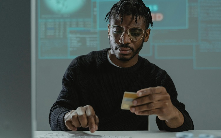 legalnewsfrance's tweet image. CJUE : vers une obligation pour la banque de rembourser son client négligent ?
#CJUE #Banque #Remboursement #ClientNégligent #Hameçonnage
legalnews.fr/banque-finance…