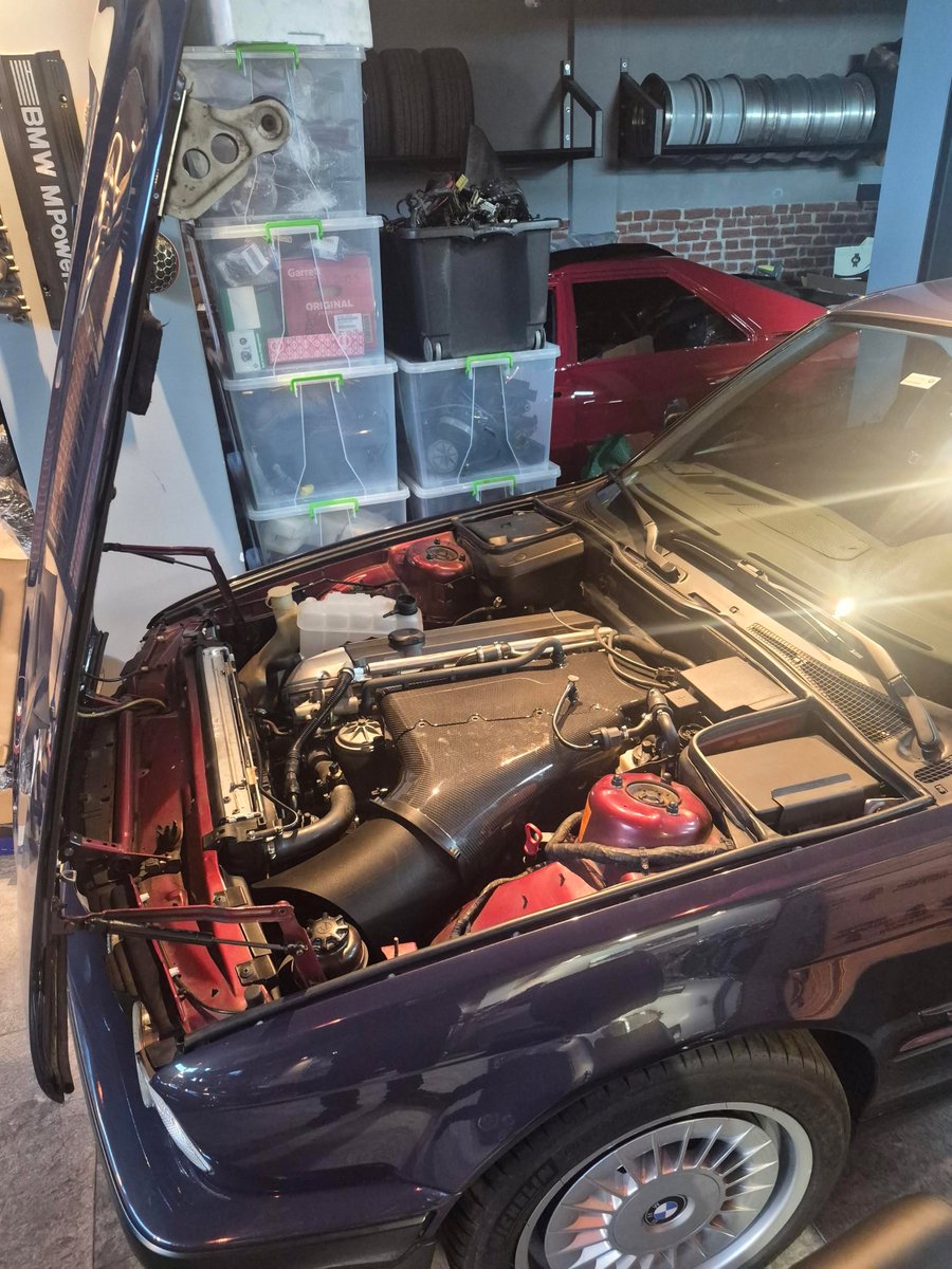 schmiedmannInt's tweet photo. Customer from Turkey ๐น๐ท building a BMW E34 with M54 + S54 ITBs and a carbon CSL airbox ๐ฅWhat do you think of this build?#BMW #E34 #BMWBuild #Schmiedmann https://t.co/CxV7l898kO
