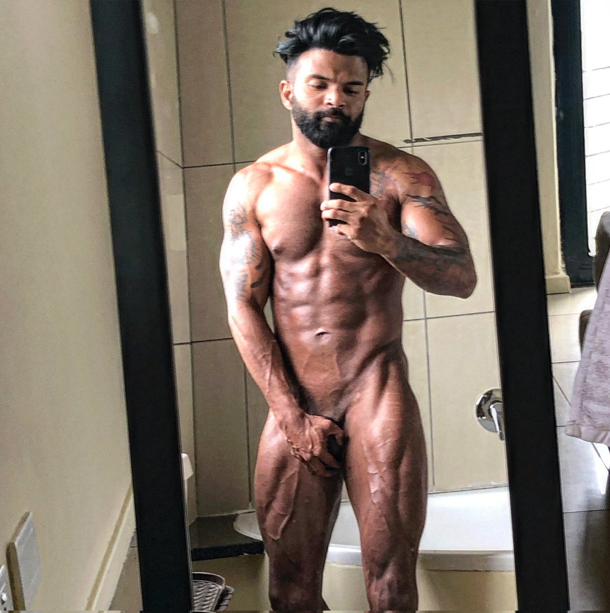 Muscle Boy tweet media