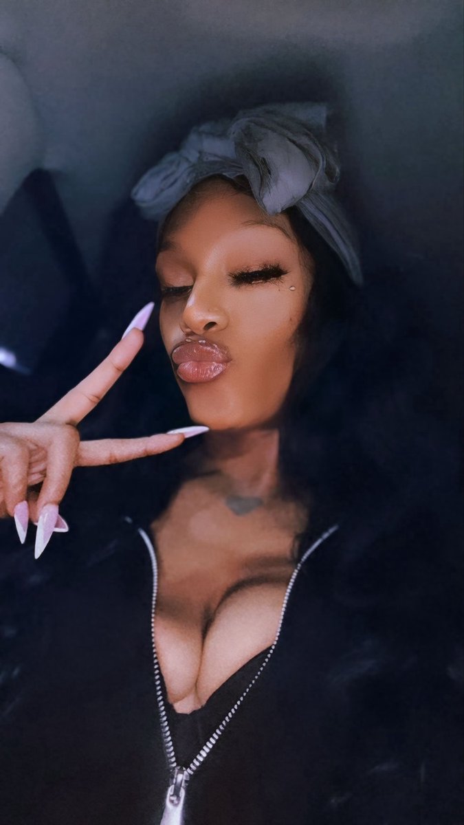 SexyySlimm tweet media