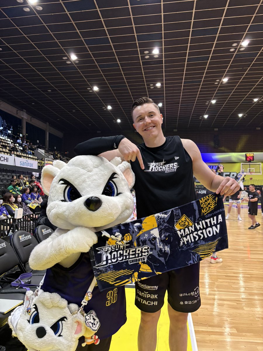 MAN WITH A MISSION × サンロッカーズ渋谷 パーカー XL A WITH MAN