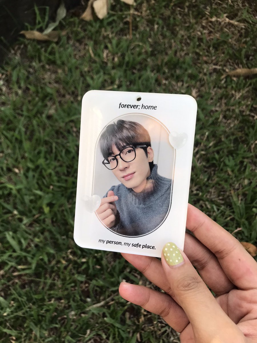 wwoocart's tweet photo. another wonwoo salamin pc added to my collection!! yaaay 🥳 thank you for the freebies @annyacart 💛 #packagefromannya https://t.co/62SiJLBFdZ