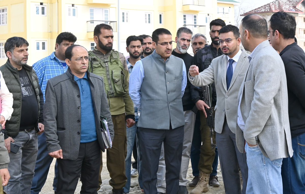 Deputy Commissioner Kulgam. tweet media