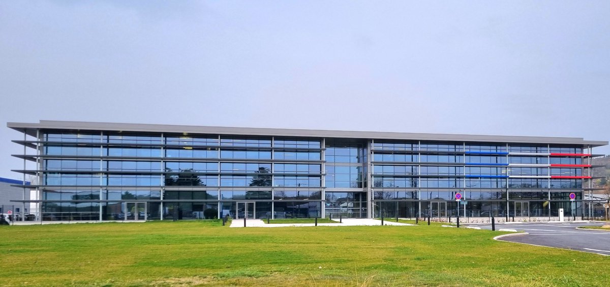 VichyEconomie's tweet photo. #LIGIER GROUP a récemment accueilli à Abrest les élèves de troisième du Lycée Val d’Allier de Varennes sur Allier dans le cadre d’une Master Class Industrie, une initiative destinée à faire découvrir les #métiers #industriels aux jeunes du territoire.
👉https://t.co/ACekqabhWP https://t.co/xzwXr0Fnbu
