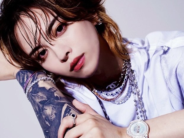 昼職ホス狂い tweet media