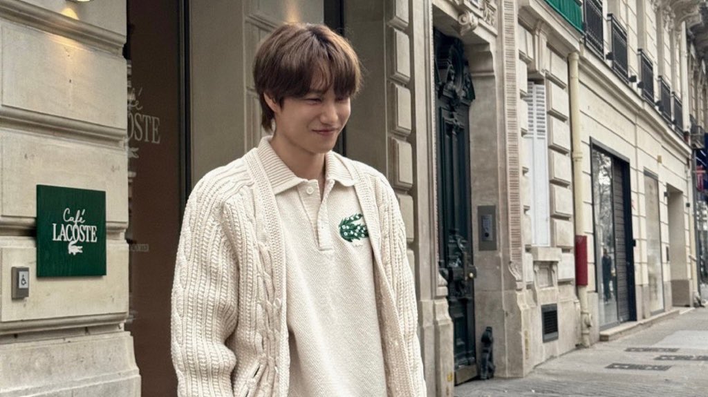kaidiction's tweet photo. somewhere in paris *:･ﾟ✧*:･ﾟ https://t.co/bvpMS07OBS
