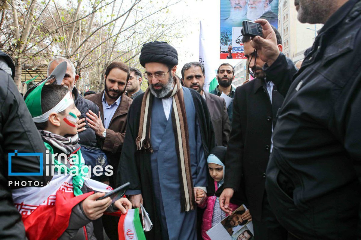 آیت الله آقا سید مجتبی خامنه ای هستن سومین رهبر انقلاب اسلامی ایران

حالا زوزه بکش برانداز 
#خامنه_ای_دیگر