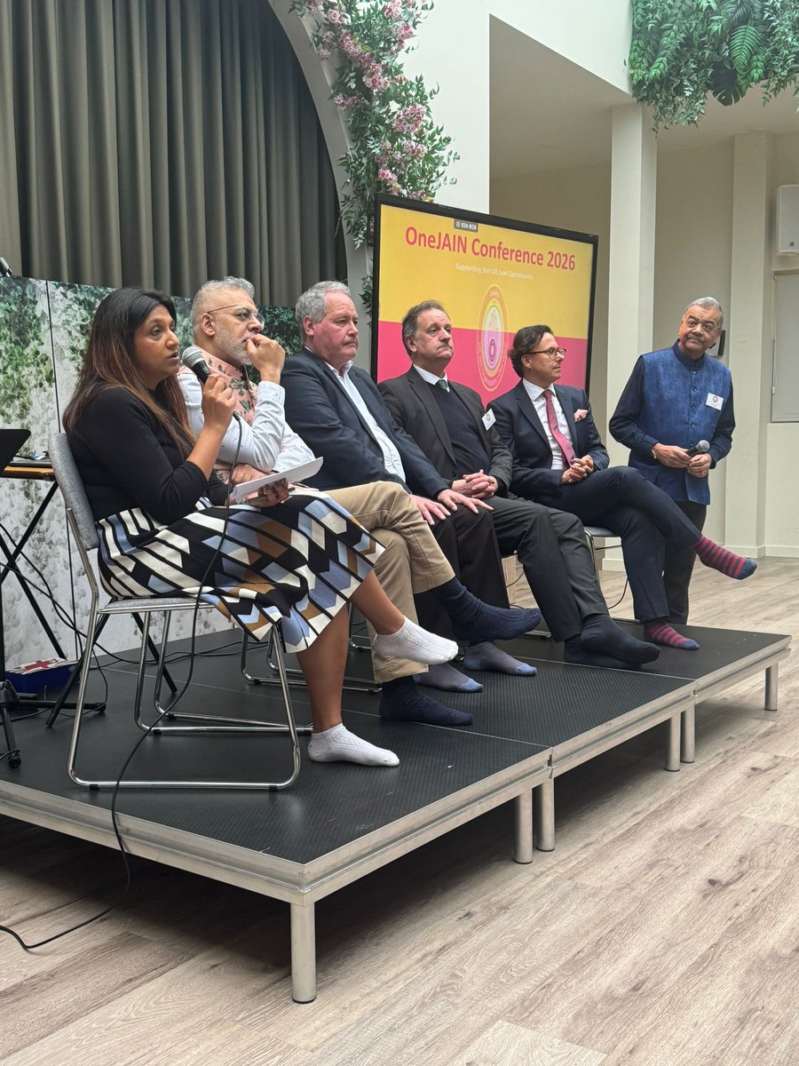 BobBlackman's tweet photo. Honoured to attend the #OneJain conference yesterday & speak about how faith can assist in combating knife crime & drug trafficking. Always good to visit @avanti_house first state sponsored #Hindu secondary school thanks to @HAConservatives & @Conservatives https://t.co/6bG1KDLOfj
