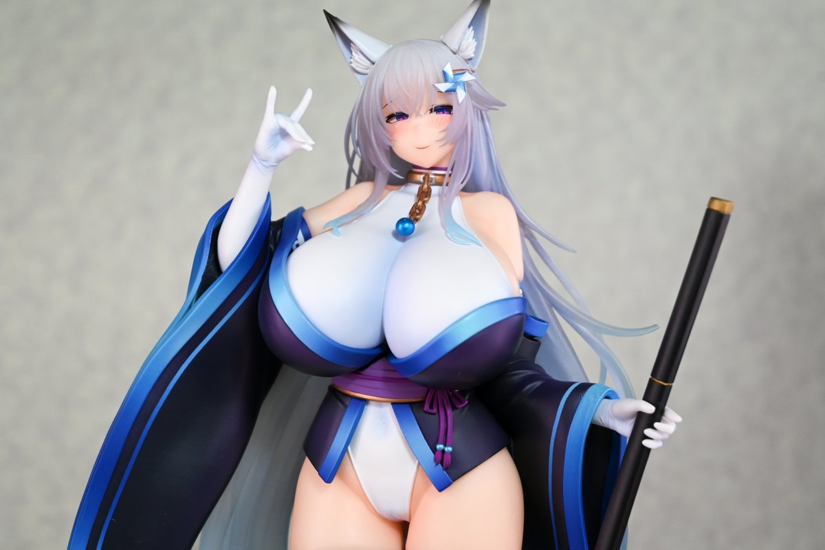 ワンフェスにて作って頂いた水葵フィギュアの完成品頂きました…!
原型:いかすけさん(@ikasuke3D)
彩色:わかさん(@wakawakafinish)

デカい美人デカい!細かい所まできれいに作って頂けてめちゃくちゃ嬉しい…デカい… 