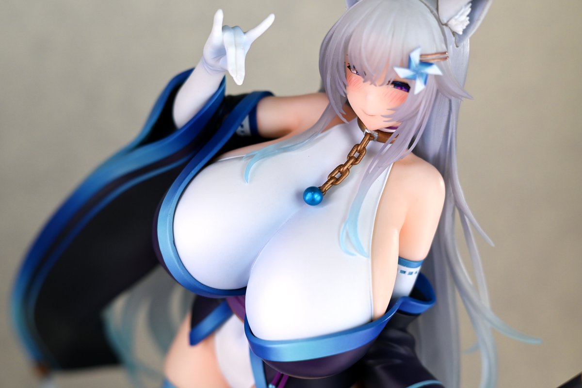 ワンフェスにて作って頂いた水葵フィギュアの完成品頂きました…!
原型:いかすけさん(@ikasuke3D)
彩色:わかさん(@wakawakafinish)

デカい美人デカい!細かい所まできれいに作って頂けてめちゃくちゃ嬉しい…デカい… 