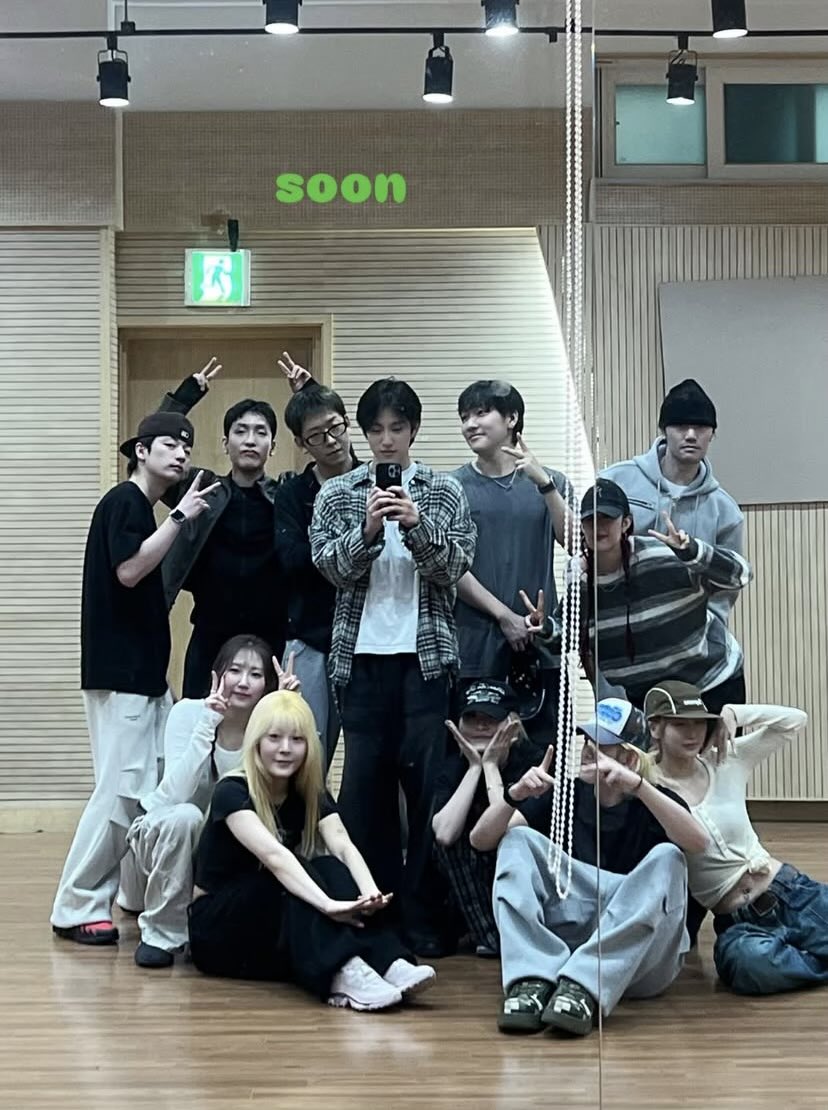 thepeats36's tweet photo. จินยองประกาศ soon แล้ว
เก็บตังรอเลย ได้ฮอลแล้ว เหลือ ลงวัน
เดือน 6 เจอกัน

#박진영 #진영 @JINYOUNG 
#ParkJinYoung #Jinyoung https://t.co/scaX478ohy