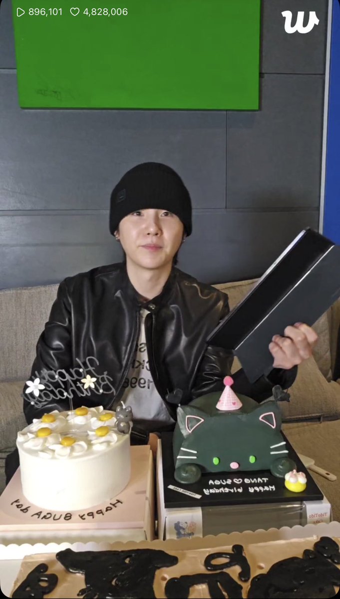 smol_kia's tweet photo. Yoongi birthday live 🥹💜 https://t.co/3R7soAFasz