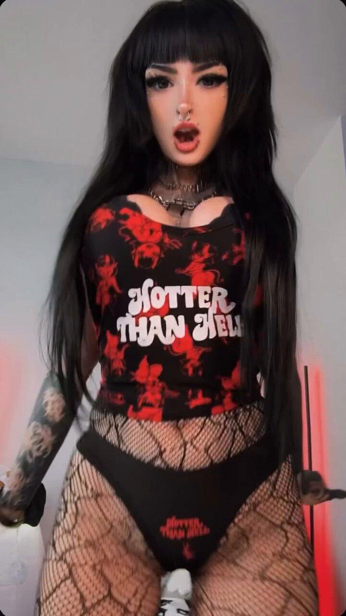 ZoeClark1573811's tweet photo. Dancing to this song until
@bbnomula
Collabs with meโฆ
.
.
#gothic ##alternative #alternativemakeup #goth #gothgirl #gothmakeup https://t.co/cTXWLZBC3d