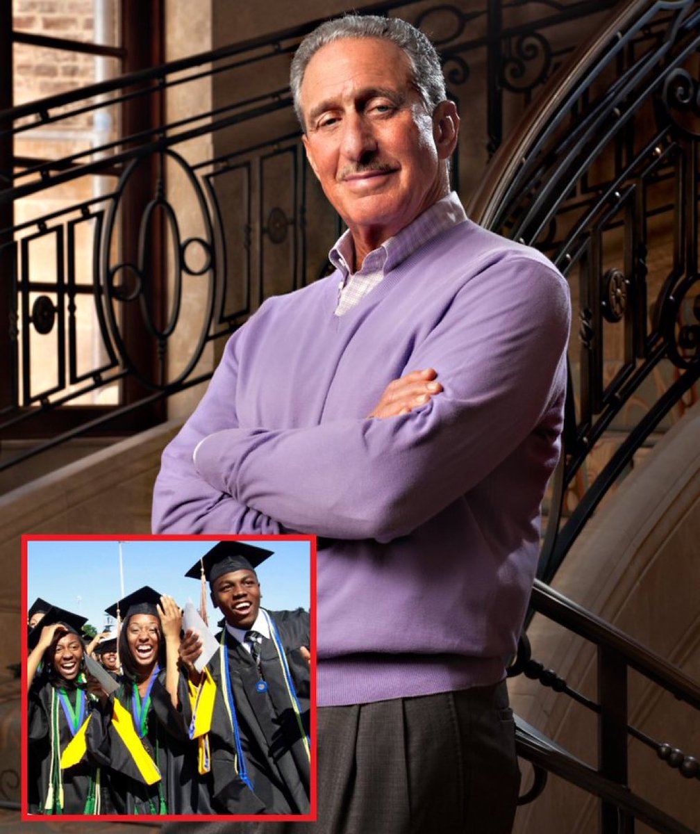 Daily Loud tweet media