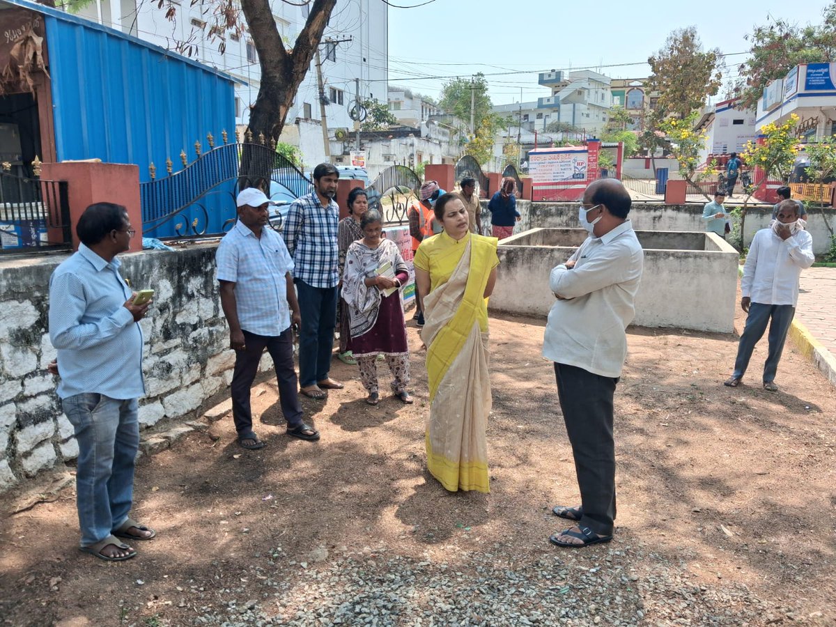 MC_Mahabubnagar's tweet photo. Today, Smt. V. Mamatha garu, Joint Director, O/o CDMA-Telangana, conducted an inspection of the #Wet and #DryWaste Processing Facility along with the Compost Facility at Padmavathi Colony Park 🌱🏞️

The visit highlighted the importance of effective waste #segregation, #sustainable processing, and community participation in maintaining a cleaner environment. ♻️

Such initiatives reflect our commitment 🤝to responsible #waste_management and a greener future. By transforming waste into valuable compost and managing recyclables efficiently, we move one step closer to a #sustainable city. 🌍✨

#SwachhCity #WasteManagement  #SustainableFuture  #CleanAndGreen #CommunityAction #PrajapalanaPragatiPranalika #99DaysActionPlan #swachhsurvekshan2025 #TelanganaRising2047 #PublicGovernance #TelanganaDevelopment #PeopleFirstGovernance
@RoopaMishra77 @SwachhBharatGov @SwachhBharat @MoHUA_India @palamuru @tksreedevi @cdmatelangana @Collector_MBNR @ACLB_MBNR @SBMU_Telangana @ecowarriorind