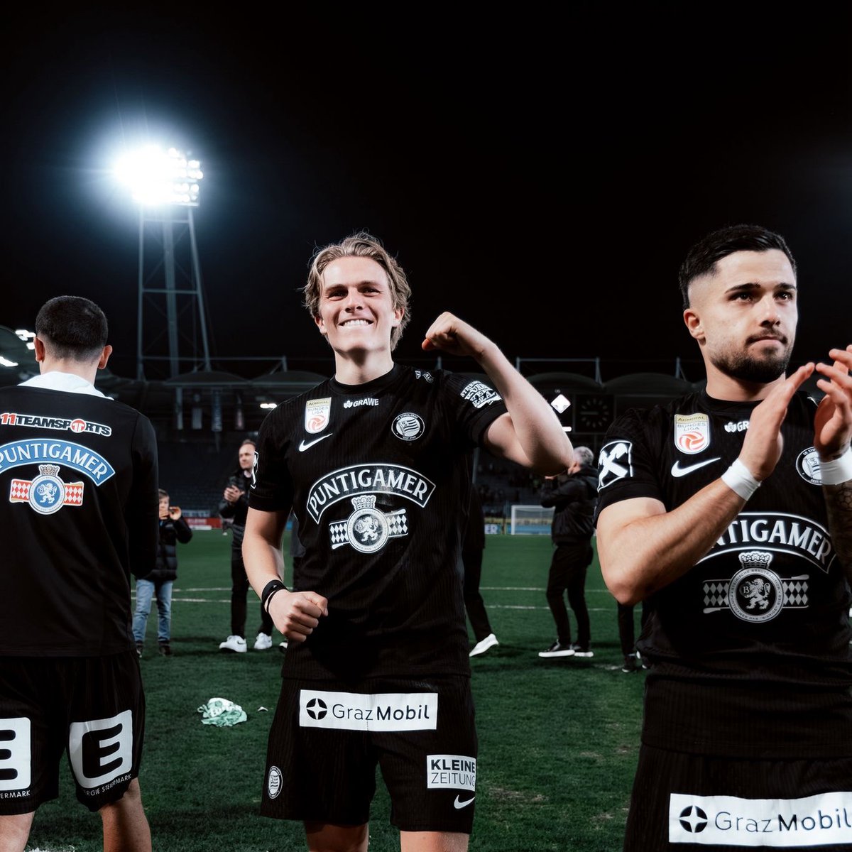 SKSturm's tweet photo. Mit einem Sieg gegen den SCR Altach geht es als Tabellenführer in die Meistergruppe – den Spielbericht powered by Energie Steiermark gibt's hier! #sturmgraz #AdmiralBL #STUALT
📰 https://t.co/qlP2iH5gk8 https://t.co/tE8wU1PNNw