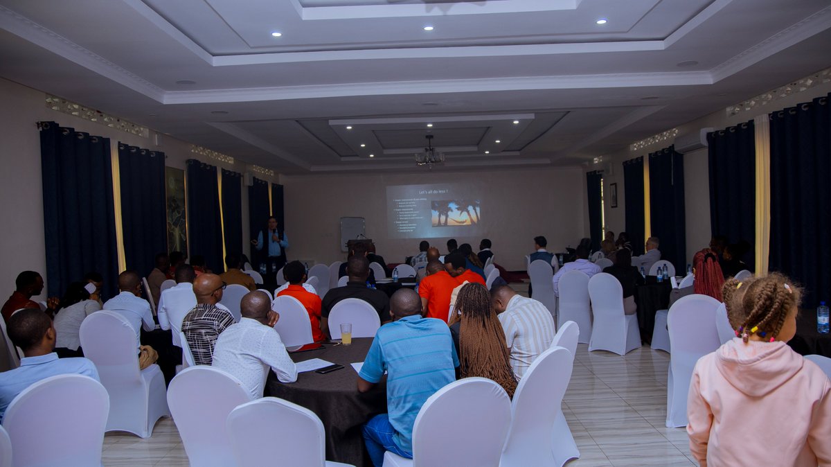 kabgeye's tweet photo. On March 6th, KEU hosted a Cataract Symposium bringing together experts from the UK and across Africa to share insights on SICS, phaco, and cataract surgery complication management.

Grateful to our partners Envision Africa and @StichtingSeeYou for their support! https://t.co/XMrLTDQGdq