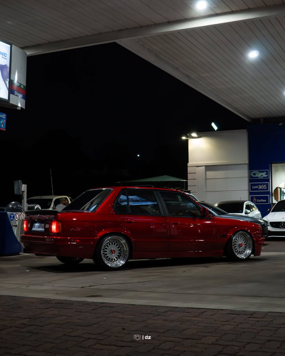 itsReabetswe's tweet photo. Red devil in the shadows. Low, mean, and untouchable.😫🔥 https://t.co/K5sK4tpKD8