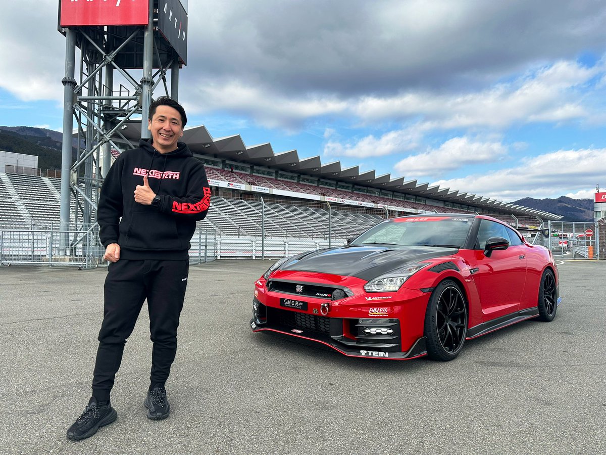今日は、GTRマガジンの取材で富士スピードウェイ😉 MCRさんの R35