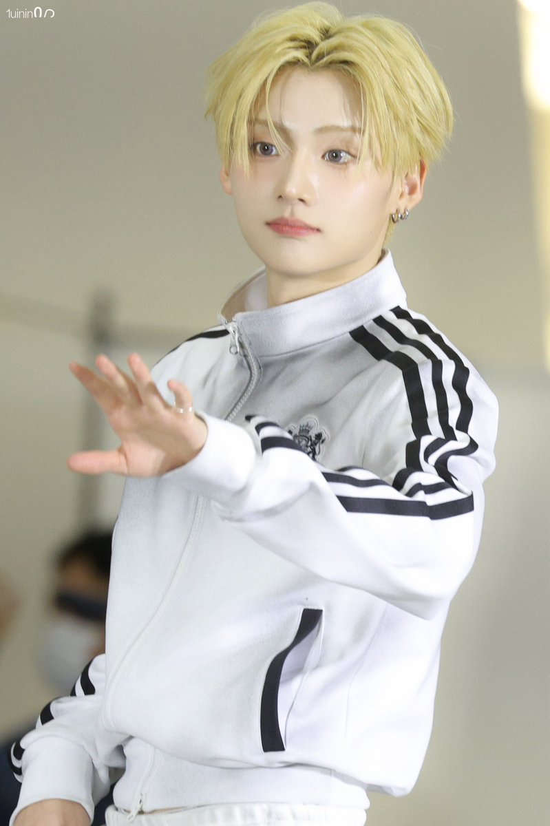 Rowan508 tweet media