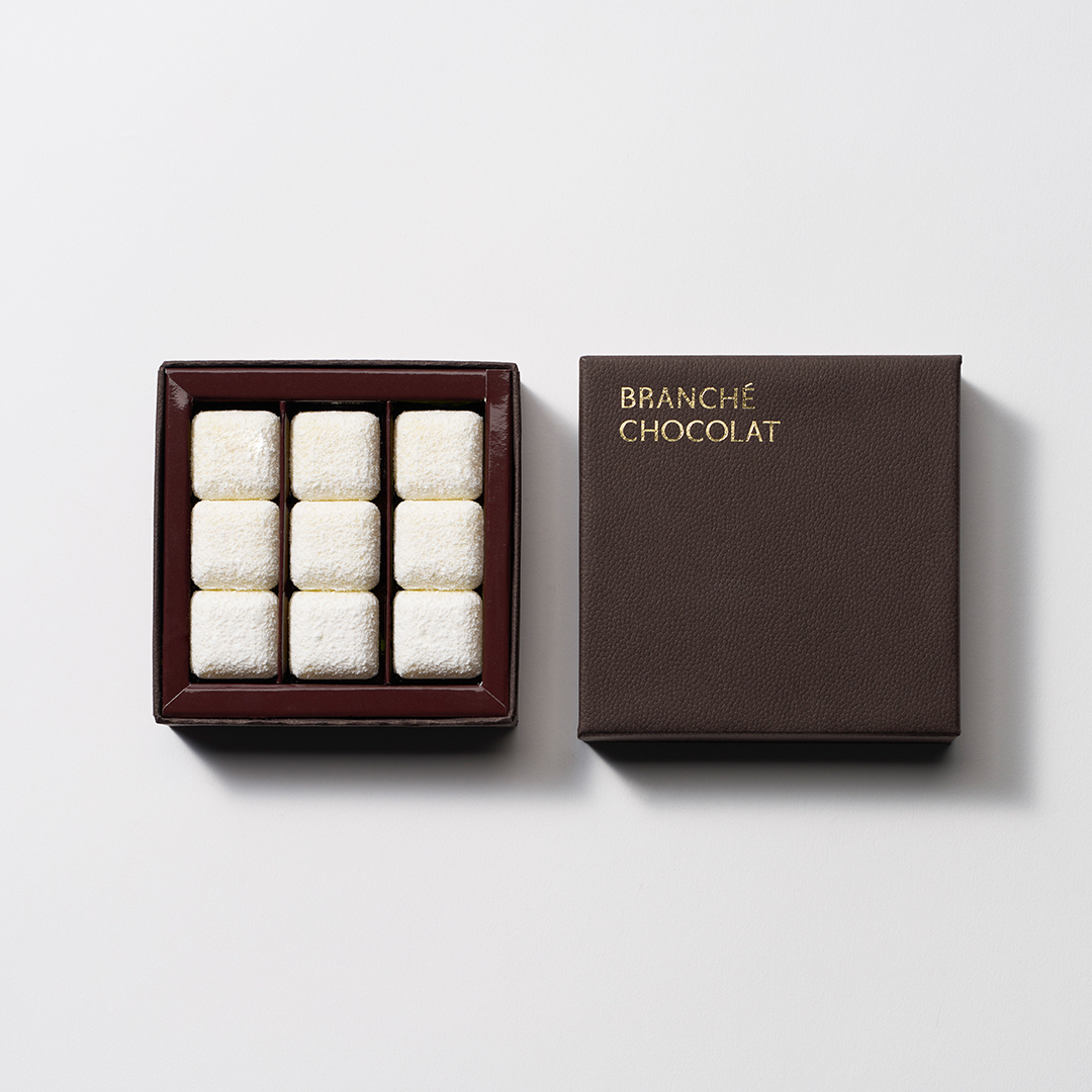 branchechocolat's tweet photo. ひと口で広がる、
とろける食感とミルクの濃厚な味わい。
頑張る自分にも、
想いを伝えたいあの人にも。
ブランシェ・ショコラが贈る、至福のスイーツタイムを。

ホワイトデー当日の配送もまだ間に合います🎁
3/14(土)の配送は【3/11(水)a.m. 11:30】ご注文分まで🚚
🍫https://t.co/NLp9KZ74wt https://t.co/ph4WDTWJUC
