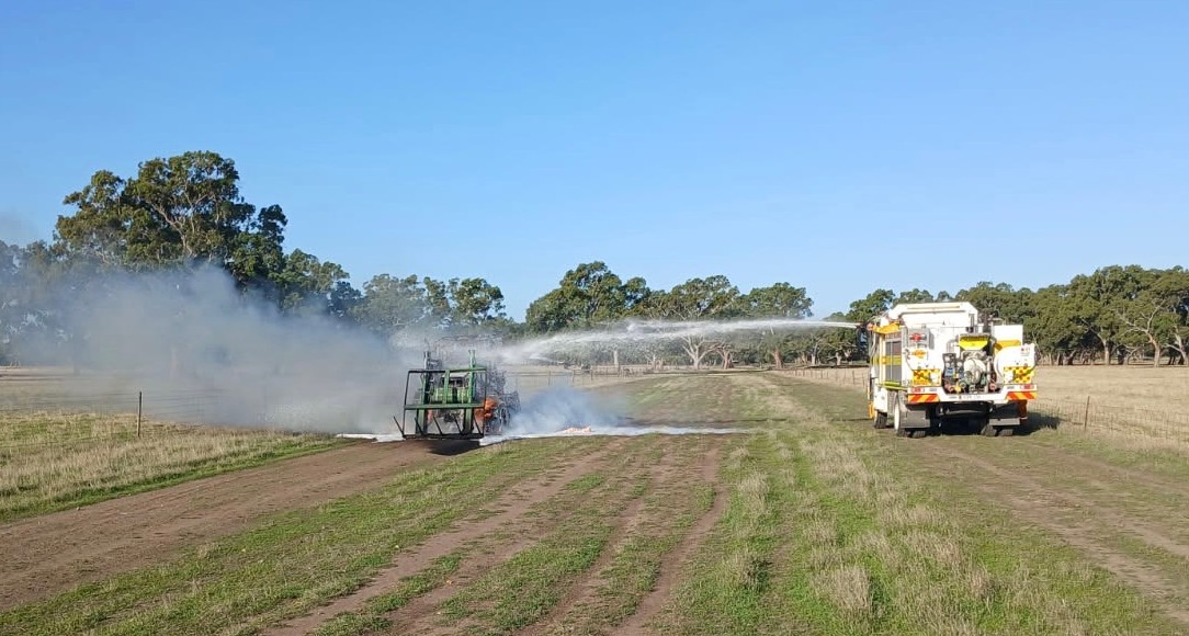 Country Fire Service tweet media