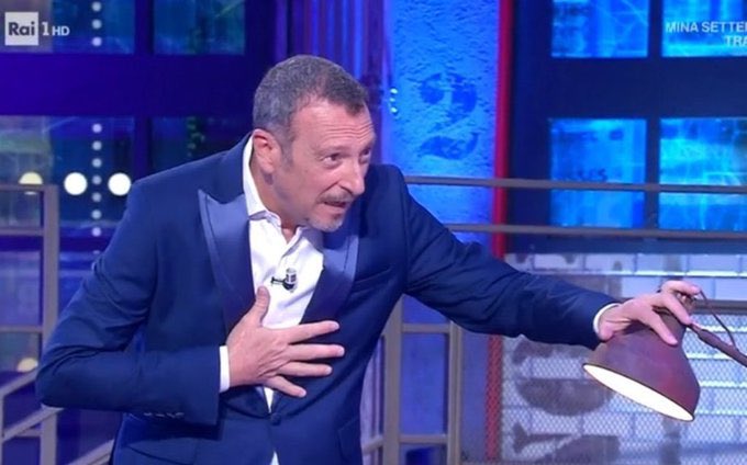 gaiamancheno's tweet photo. no ma lo sci alpino con la guida cosa deve dirti la testa per pensare “non ci vedo tanto bene quasi quasi mi lancio da una montagna con gli sci e qualcuno che mi dica dove andare”

Bravissimi ragazzi piovono medaglie ma siete pazzi https://t.co/2NmNJ8HGbo