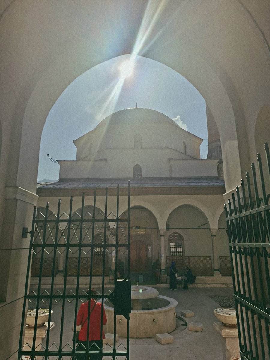 fatimabakovic's tweet image. Prelijepa Careva džamija #tezza #careva