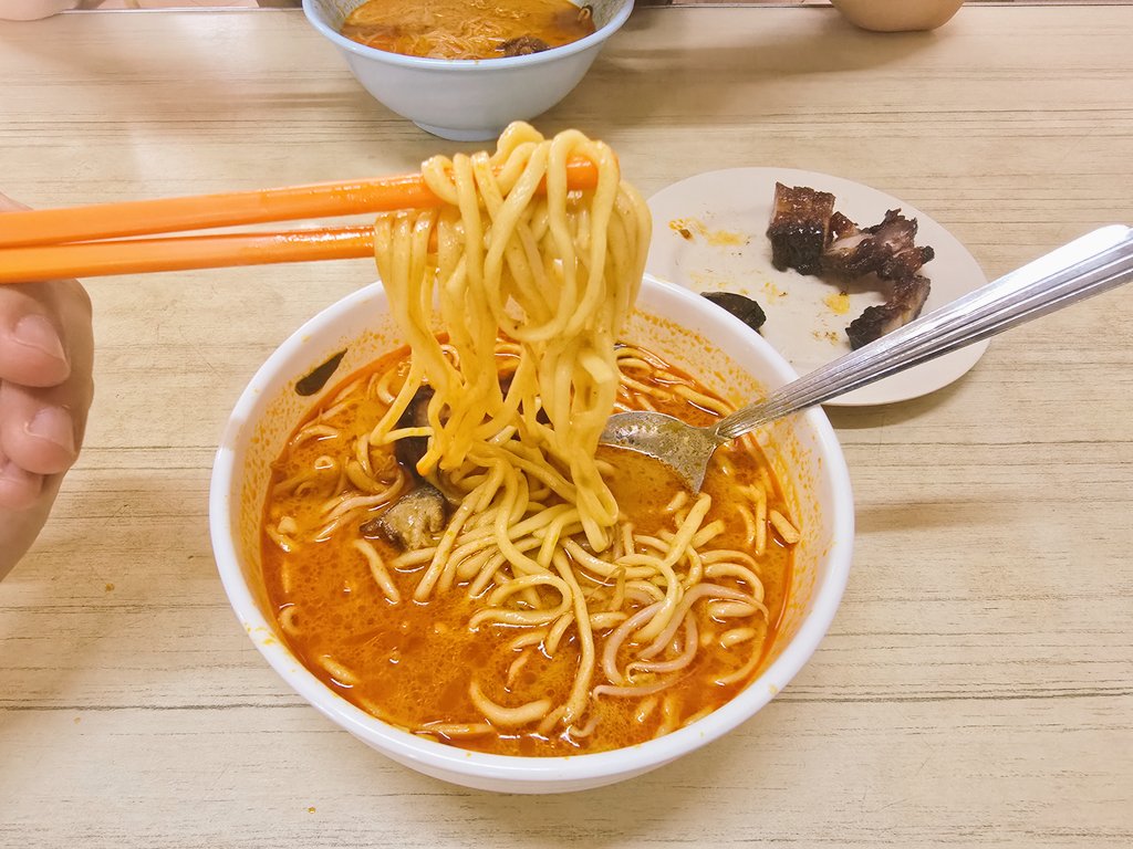 fa_yrenn's tweet photo. Have been a while haven't enjoy curry port ramen. The taste still good 👍 https://t.co/suHd73ZdOW