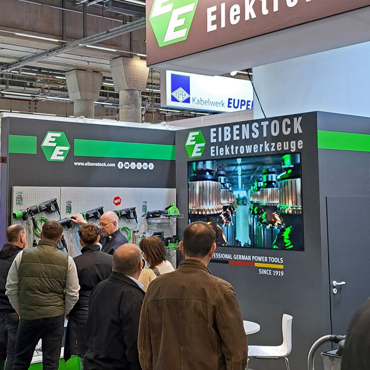 EIBENSTOCK_PT's tweet image. Come and visit us at Light + Building in Frankfurt until Friday!
You’ll find us in Hall 12.0, Booth F10.

#LB26 #ehandwerk #elektrotechnik #Elektrohandwerk #Elektrikerin #elektriker #Elektroniker #Elektronikerin