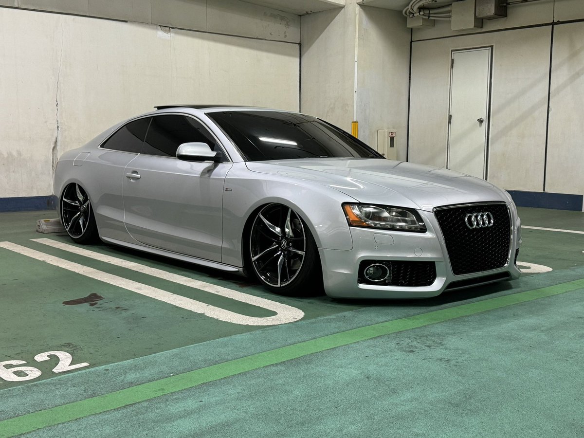 car_5963's tweet photo. FOR SALE
90スープラRZ純正ホイール
※リア4本
19inch 10J+40  PCD112/5H
ベンツやアウディ等の流用にいかがでしょうか🛞
¥170000- https://t.co/84Vtxsj136
