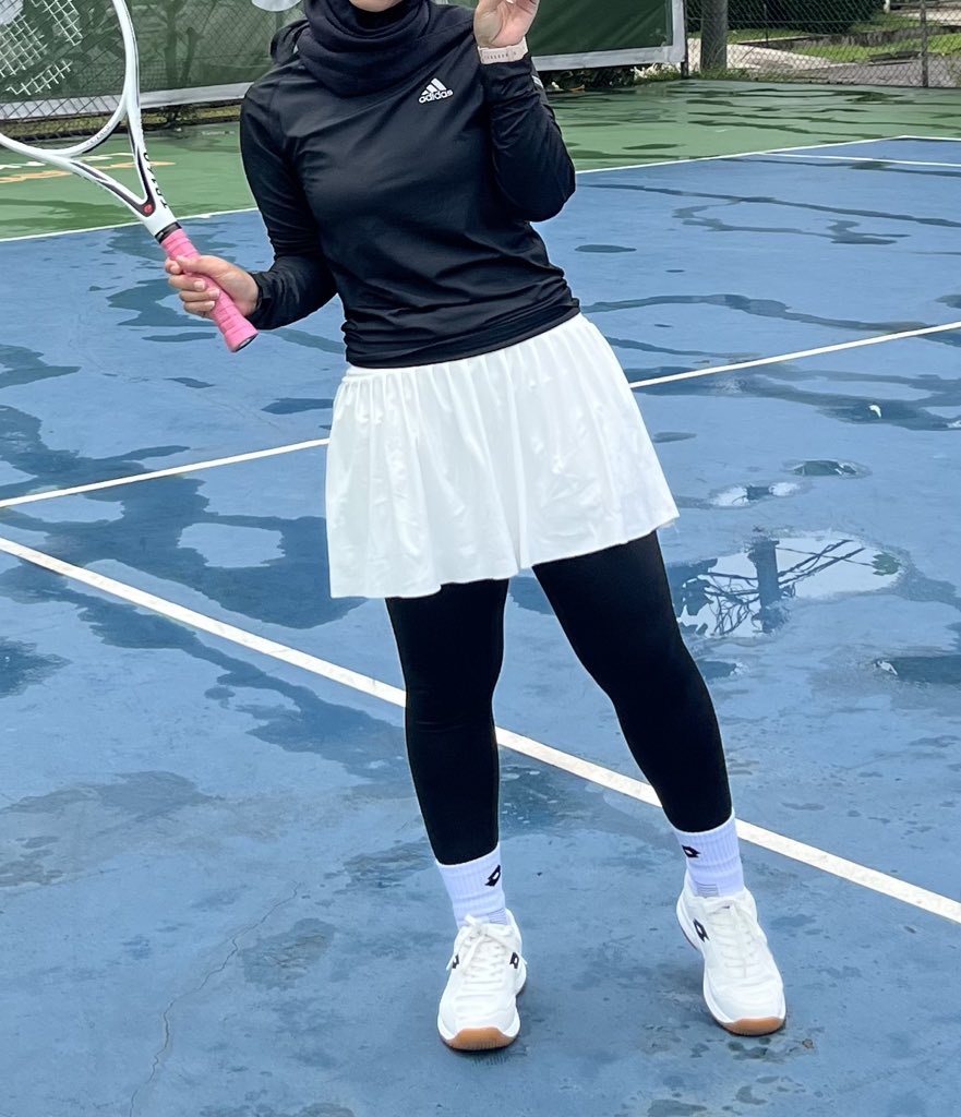 AlgaOctav's tweet photo. Yang tetep mau pake skirt pendek gemes-gemes gini, bisa yaa.. ini tu skirt pendeknya aja, dalemnya ada celananya jg. Tinggal kita pake bareng leging aja. Leging + skirt gak sampe 100ribu. Bahan skirtnya bagus, melar dan flowy.

https://t.co/lpbmoWJfRM https://t.co/NzVsI5DlhU