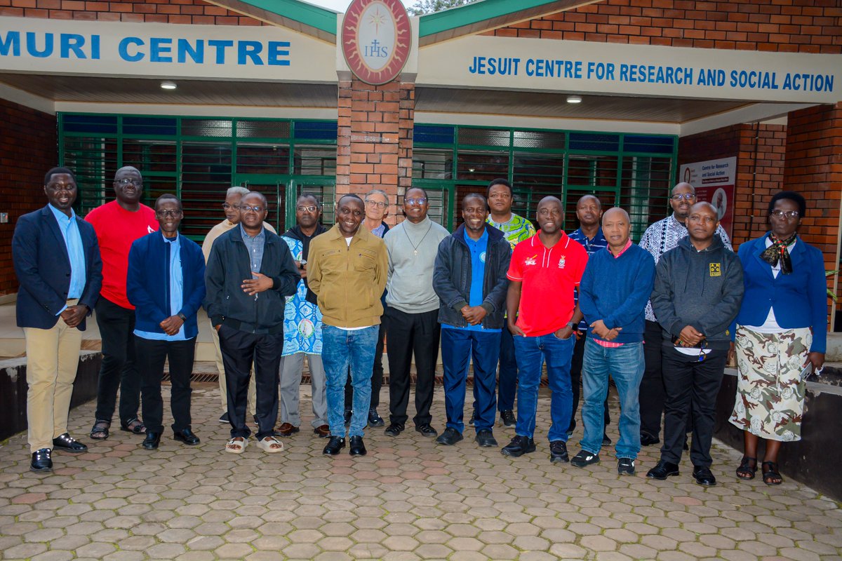 CentreJUC's tweet photo. JUC was delighted to welcome a courtesy visit from the #JCAM delegates who were in Kigali to attend a meeting at the @Jesuits_RwB Province, where they were reflecting on the best ways to accompany young Jesuits in their formation journey. https://t.co/T8p6UX5IXR