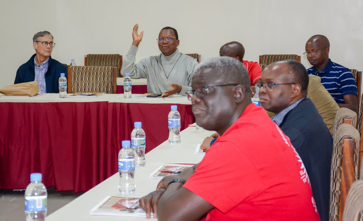 CentreJUC's tweet photo. JUC was delighted to welcome a courtesy visit from the #JCAM delegates who were in Kigali to attend a meeting at the @Jesuits_RwB Province, where they were reflecting on the best ways to accompany young Jesuits in their formation journey. https://t.co/T8p6UX5IXR