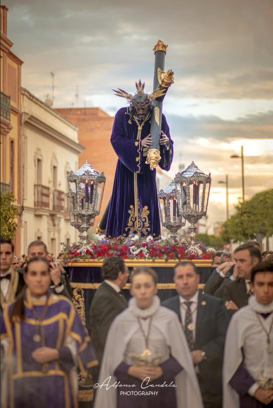 HdadGranPoderDH's tweet photo. Ayer vivimos una jornada histórica con el Solemne Traslado de nuestro Titular. Pese a que la lluvia impidió visitar el lugar donde recibió culto en 1901. Tras el traslado, celebramos la Solemne Eucaristía en Acción de Gracias. CXXV Aniversario de su hechura. https://t.co/mvYjXKnv1h