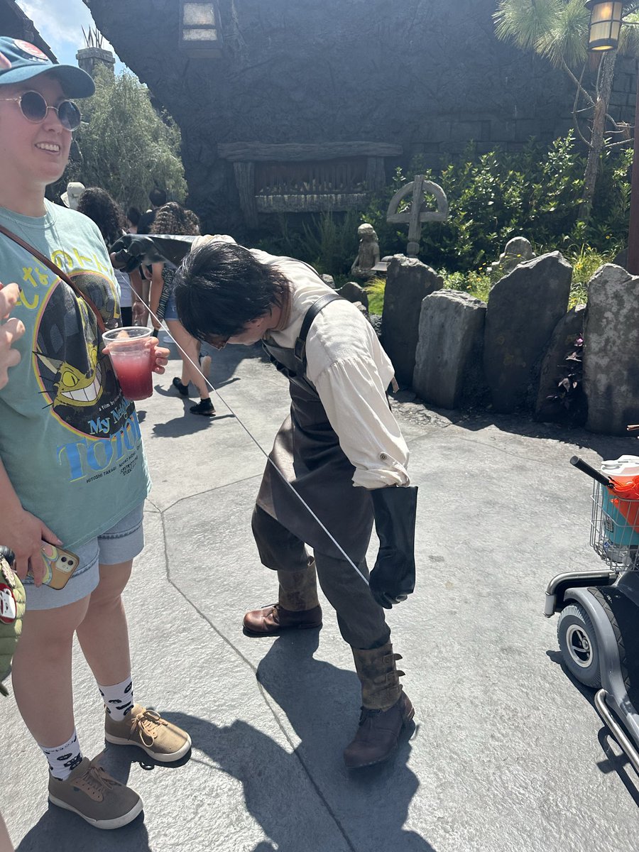 CruzinParadise's tweet photo. #GoodMorningX Have A Magical Monday! #Cheers @UniversalORL @HorrorNightsORL I always get a little scared with #Igor has the tape measure. Make it an #EpicDay https://t.co/RbQ530Gs8Y