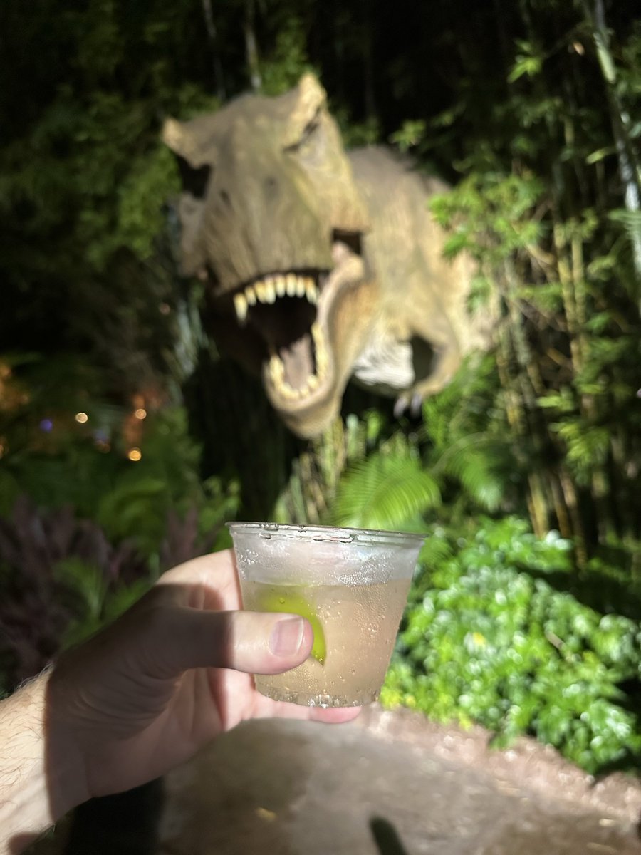 CruzinParadise's tweet photo. #GoodMorningX Have A Magical Monday! #Cheers @UniversalORL @HorrorNightsORL I always get a little scared with #Igor has the tape measure. Make it an #EpicDay https://t.co/RbQ530Gs8Y