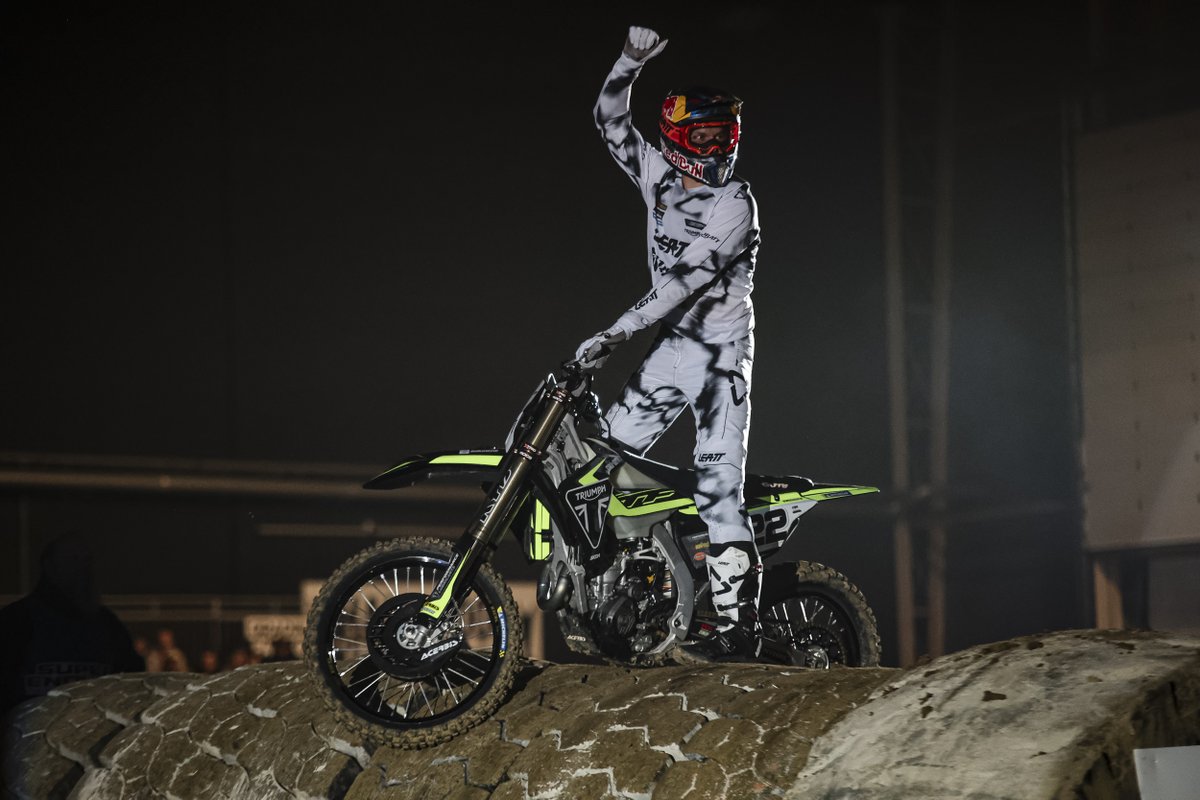 Triumph Motorcycles tweet media