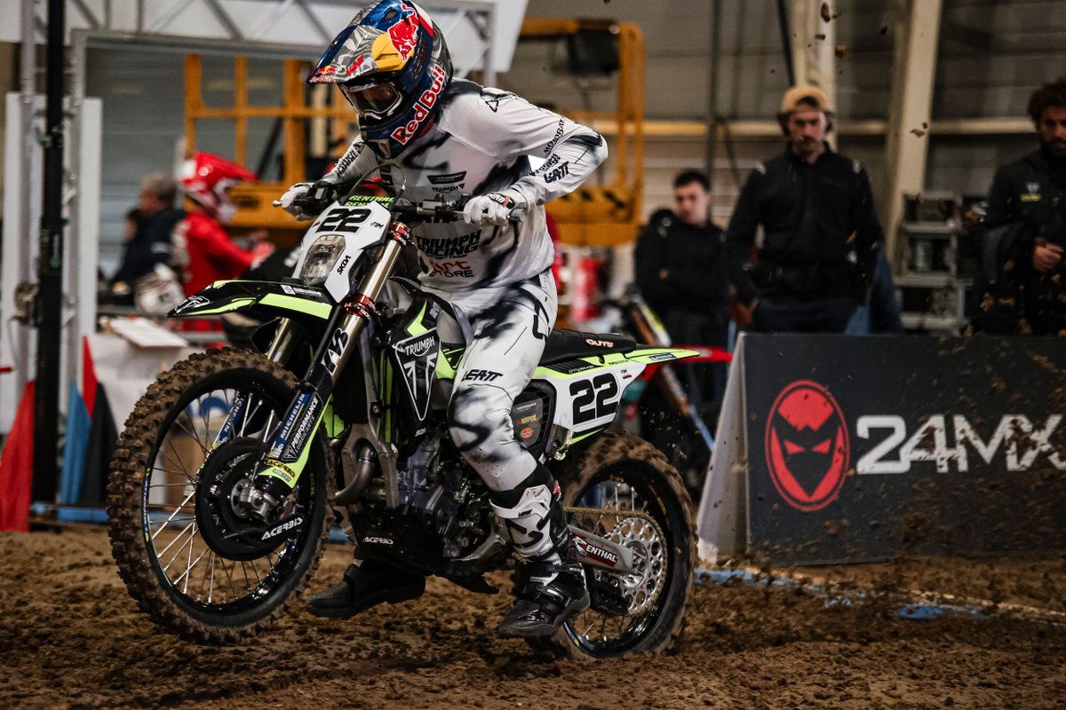 Triumph Motorcycles tweet media