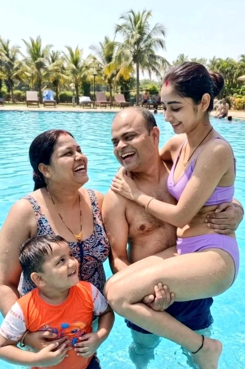 ❄️ ये वही 42 साल के मास्टर साहब है जिन्होंने अपने ही स्कूल की छात्रा से दूसरी शादी की है , जिसकी उम्र करीब 22 साल बताई जा रही है उससे भी बड़ी हैरानी की बात ये है कि टीचर की पहली पत्नी को कोई दिक्कत भी नहीं है। 

लगता है कुछ लोगो का जन्म सिर्फ जन-गणना के लिए ही हुआ है असली मजे तो